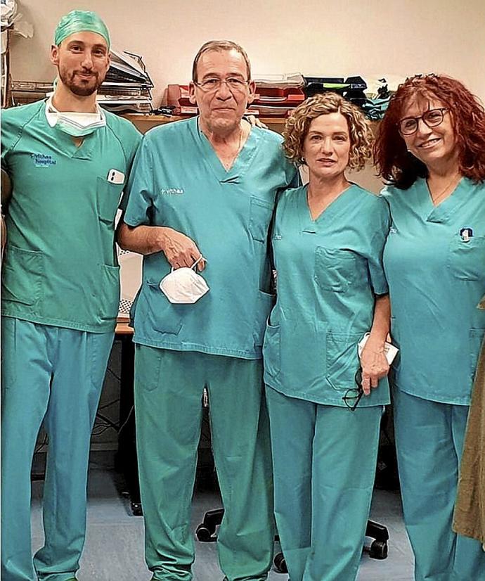 Amat, Torres y las enfermeras Beltrán de Heredia y Romero. Foto: Vithas