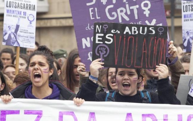 Concentración en Vitoria contra una agresión sexual