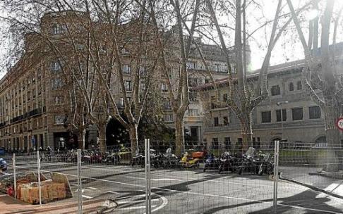Inicio de las obras de la plaza de la Memoria, en el centro de la ciudad. Foto: Josu Chavarri Inicio de las obras de la plaza de la Memoria, en el centro de la ciudad. Foto: Josu Chavarri