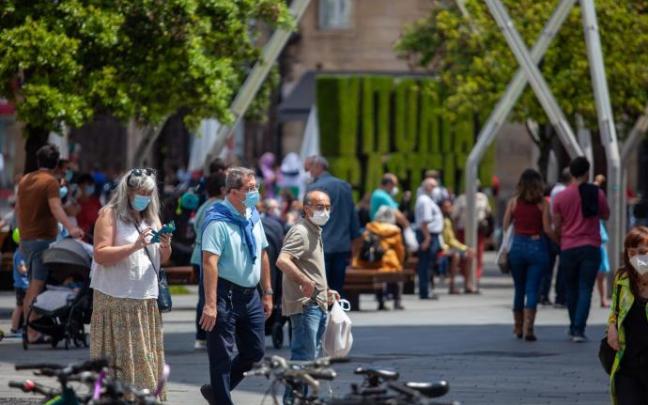 Ambiente callejero en el centro de Vitoria.