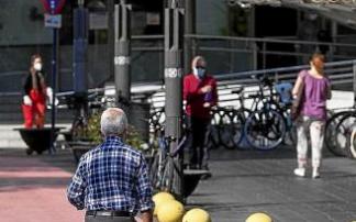 El HUA-Txagorritxu, centro de referencia para la atención de los pacientes con cuadros graves de covid, vive estos días en una situación de calma tensa. Los ingresos están creciendo, aunque por fortuna no hay correlación con la explosión de contagios que