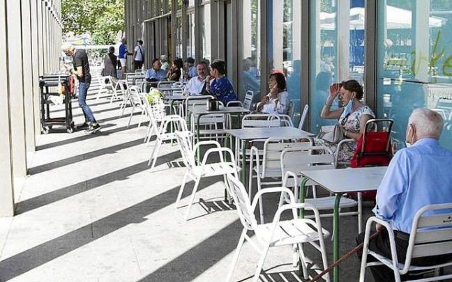 El plan contempla instalar placas solares en Abastos. Foto: J. Muñoz