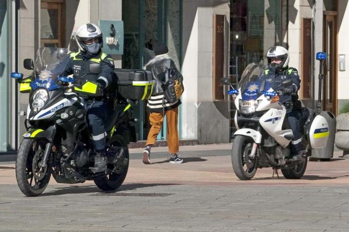 Agentes de la Policía Local en moto