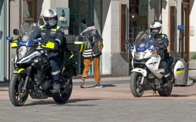 Agentes de la Policía Local en moto