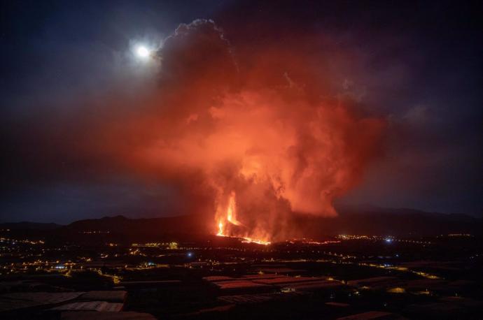 Imagen de la erupción del volcán Cumbre Vieja en La Palma