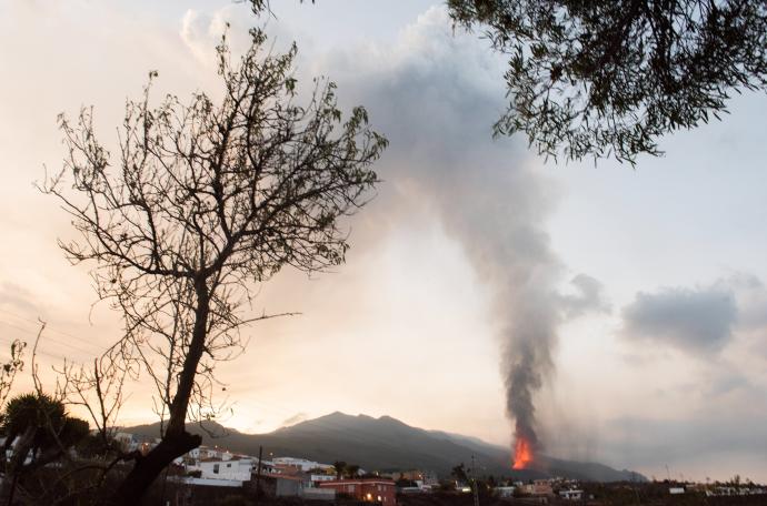 La erupción que comenzó el domingo en La Palma comienza este viernes su sexto día de actividad.