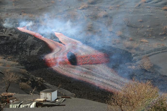 La colada de lava del volcán de Cumbre Vieja.