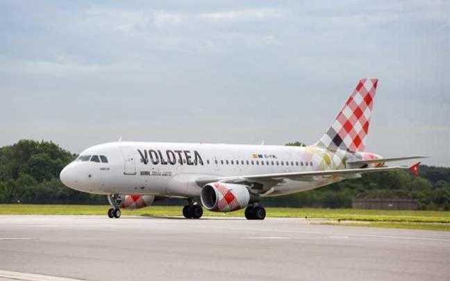 Un avión de Volotea se dispone a despegar. Un avión de Volotea se dispone a despegar.