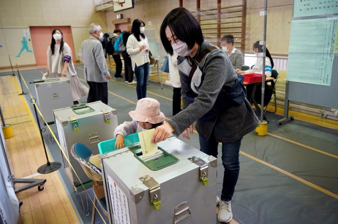 Los 46.000 centros electorales del país abrieron a las 7.00 hora local del domingo.