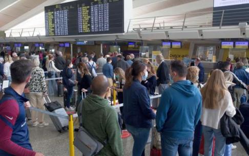 No se están registrando problemas de colas en las facturaciones y los controles de seguridad.