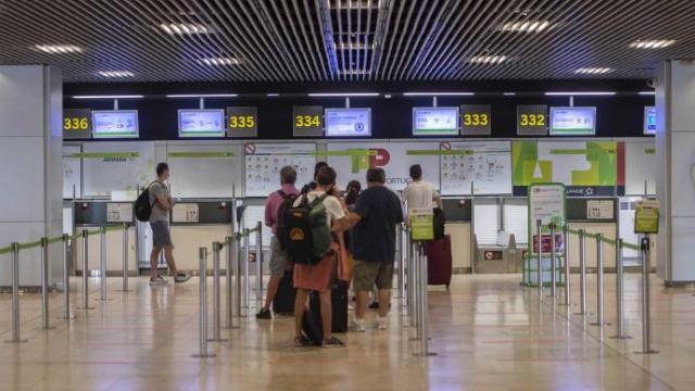 A partir del martes quedarán suspendidos los vuelos entre el Estado español y Sudáfrica y Botsuana.