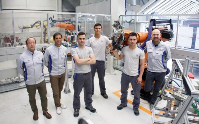 De izda. a dcha., Alberto Lalana Esáin, Santiago Albéniz Martiarena, Iñigo Martín Galar Preciado, Iñigo Abendaño Biurrun, Daniel Gallego Sánchez y Óscar Valencia Rubalcaba.