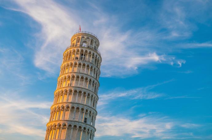 La torre inclinada de Pisa (Italia).