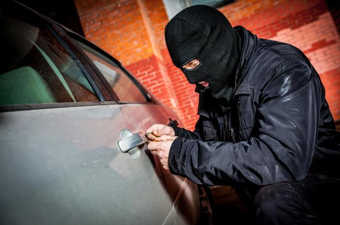 La habilidad de los ladrones no debe ser subestimada a pesar de que el coche cuente con los medios de protección más avanzados.