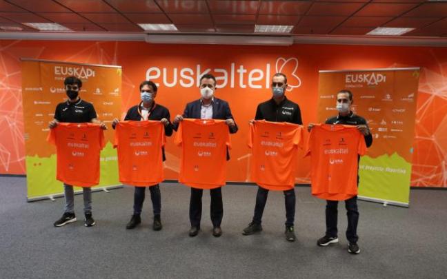 La formación naranja presenta el equipo que competirá en la carrera vasca entre el 5 y el 10 de abril