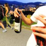 La Ertzaintza disuelve botellones y aglomeraciones en Donostia, Bilbao, Deba y Urretxu