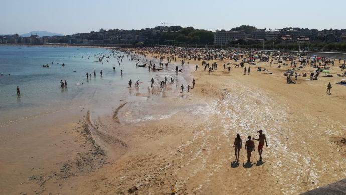 La playa de Ondarreta esta mañana