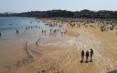 La playa de Ondarreta esta mañana