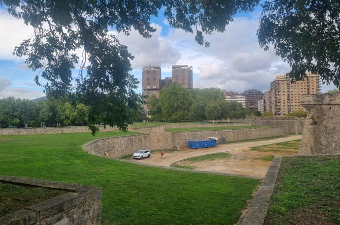 El vehículo, en los fosos de La Ciudadela