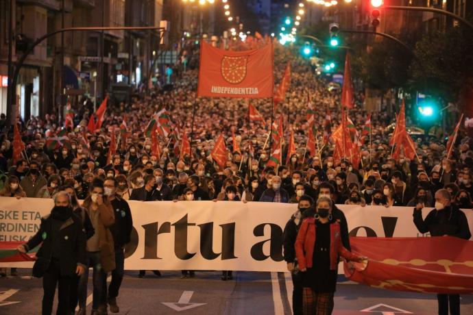 EH Bildu congrega a miles de manifestantes por la independencia en Bilbao.