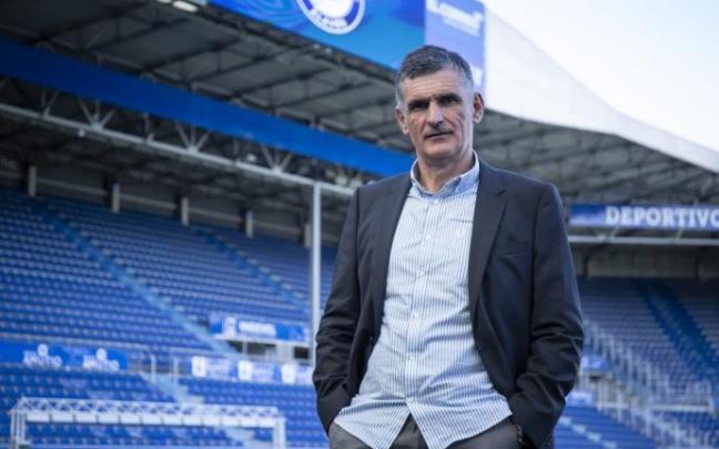 José Luis Mendilibar ha llegado al Alavés con la intención de quedarse durante muchos años, pero, de momento, su mente solo piensa en lograr la salvación