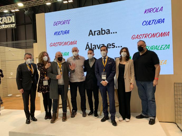 Referentes alaveses y representantes institucionales en Fitur