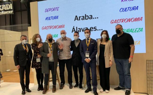 Referentes alaveses y representantes institucionales en Fitur