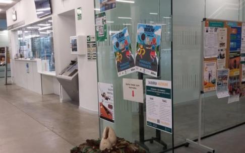 Buzón instalado en el centro cívico de Salburua para depositar los dibujos