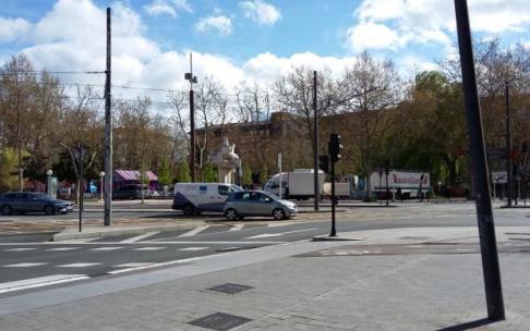 La Plaza de la Constitución, al fondo.