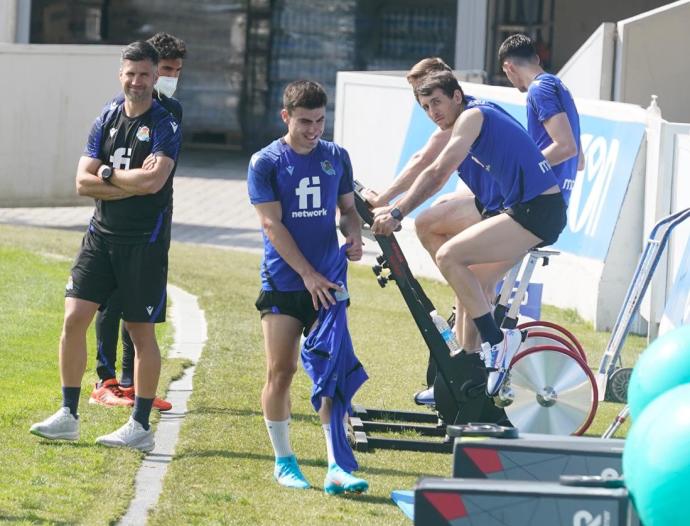 Mikel Oyarzabal ejercitándose en Zubieta