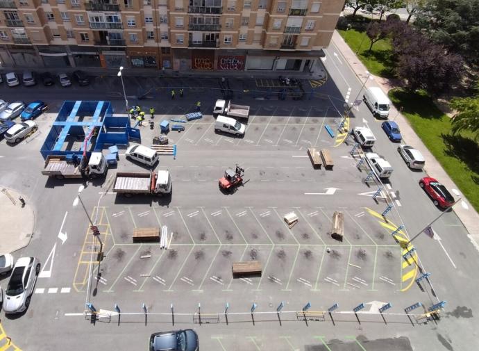 Plaza de los Sauces, donde han comenzado los trabajos de instalación.