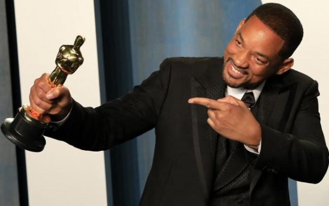 Will Smith posa tras ganar el Oscar. Will Smith posa tras ganar el Oscar.