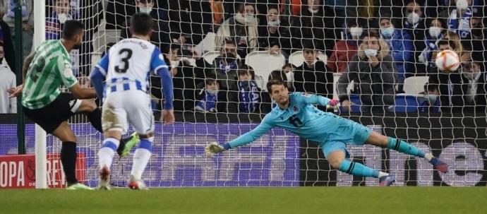 Willian José lanza el penalti que marcó en la Copa en Anoeta, en su último partido contra la Real.