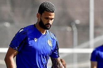 Willian José golpea el balón en un entrenamiento reciente en Zubieta. Foto: R.S.