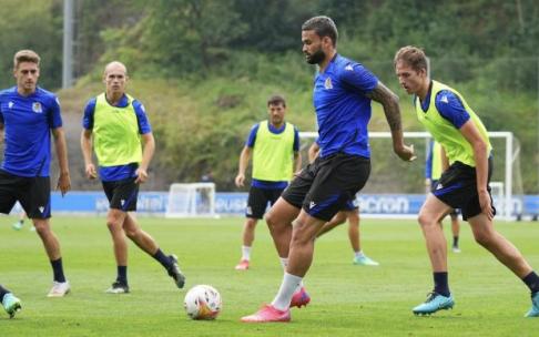 La Real Sociedad hace oficial la cesión de Willian José al Betis