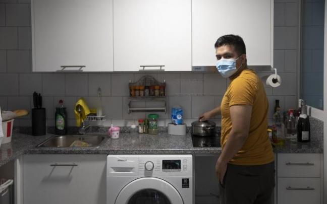 Wilmer J. de 27 años, vive en Compañía, 3, con Natalia S. y su hija de un año.