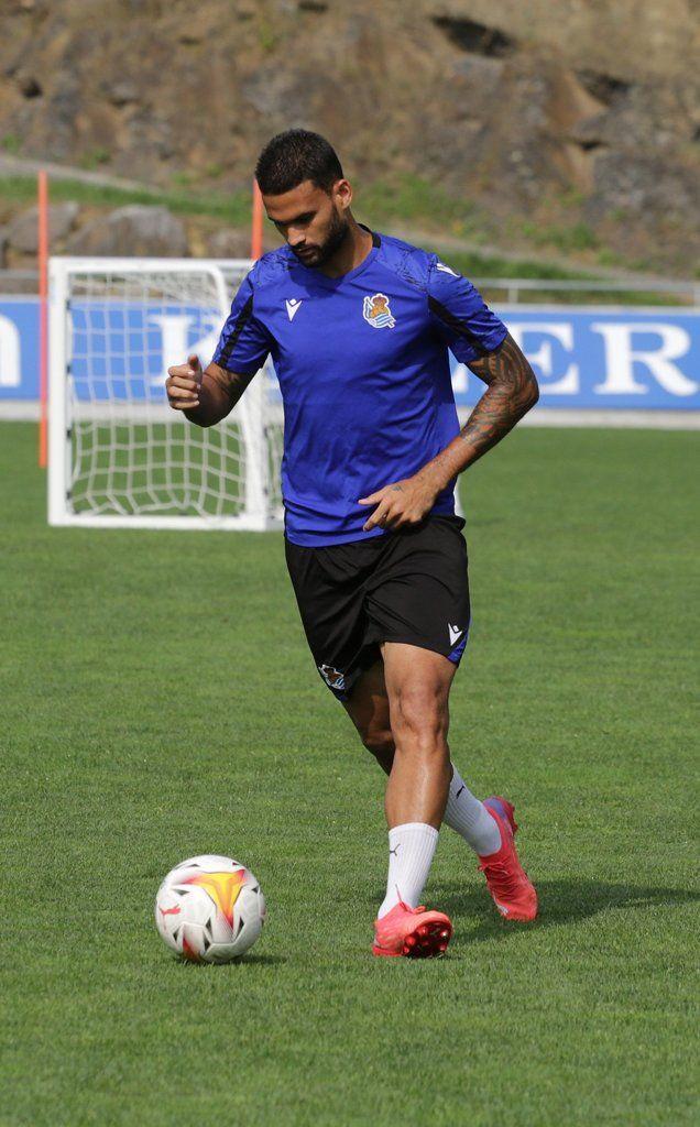 Willian José, en un momento del entrenamiento de esta mañana en Zubieta