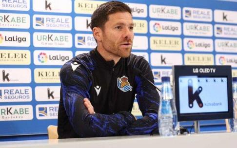 Xabi Alonso, en su rueda de prensa de hoy en Zubieta. Xabi Alonso, en su rueda de prensa de hoy en Zubieta.