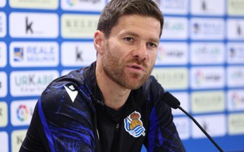 Xabi Alonso, durante la rueda de prensa que ha ofrecido en Zubieta.