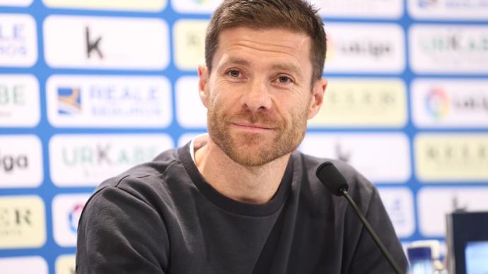 Xabi Alonso, durante la rueda de prensa que ha ofrecido en Zubieta.