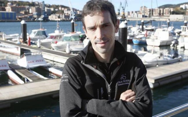 Xabier Muriel, durante su etapa como director deportivo del Caja Rural.