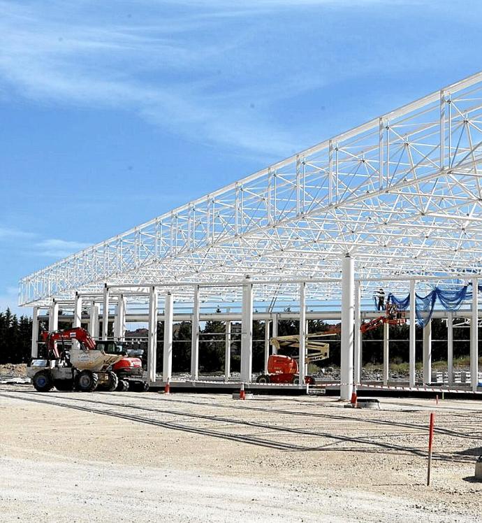 Obra de la unidad de recarga del BEI, la jornada de ayer. Foto: Pilar Barco