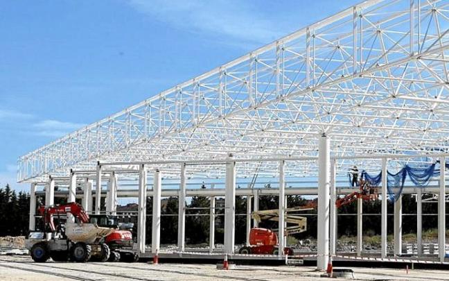 Obra de la unidad de recarga del BEI, la jornada de ayer. Foto: Pilar Barco