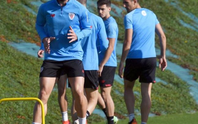 El jugador del Athletic, Yeray Álvarez, durante un entrenamiento en Lezama