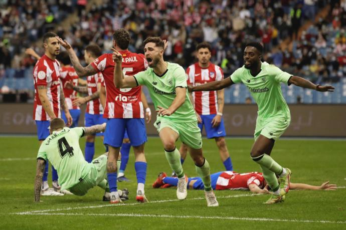 El defensa del Athletic Club, Yeray Álvarez, celebra el primer gol del equipo bilbaino.