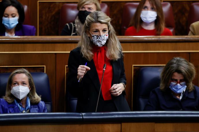 La vicepresidenta segunda, Yolanda Díaz, durante el pleno de control en el Congreso