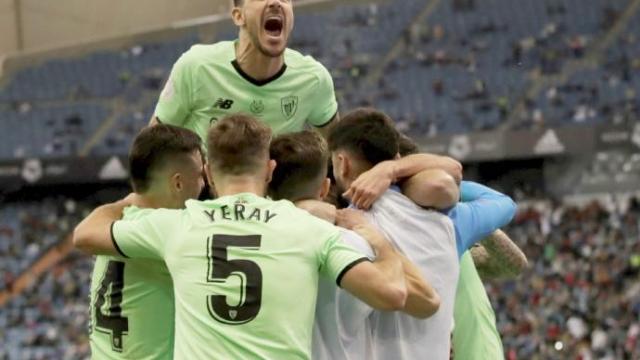 Yuri Berchiche volvió a jugar en la semifinal de la Supercopa tras permanecer ocho meses de baja