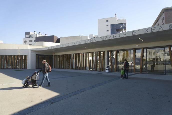 Centro cívico de Zabalgana, último de la red municipal en inaugurarse.