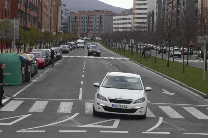 Contenedores en la Avenida de Zabalgana