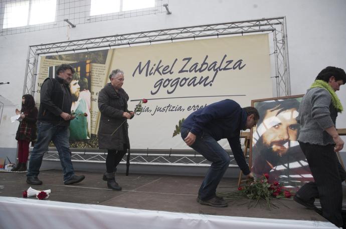 Homenaje a Mikel Zabalza en el aniversario de su asesinato